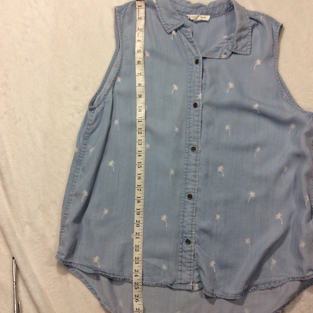 SLEEVELESS CHAMBRAY SHIRT - Picture 11 of 14